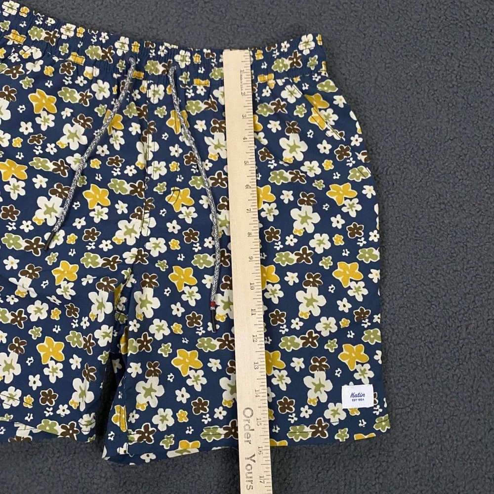 Katin Poolside Volley Swim Shorts Mens Small Floral Mesh Lined Trunks NWOT